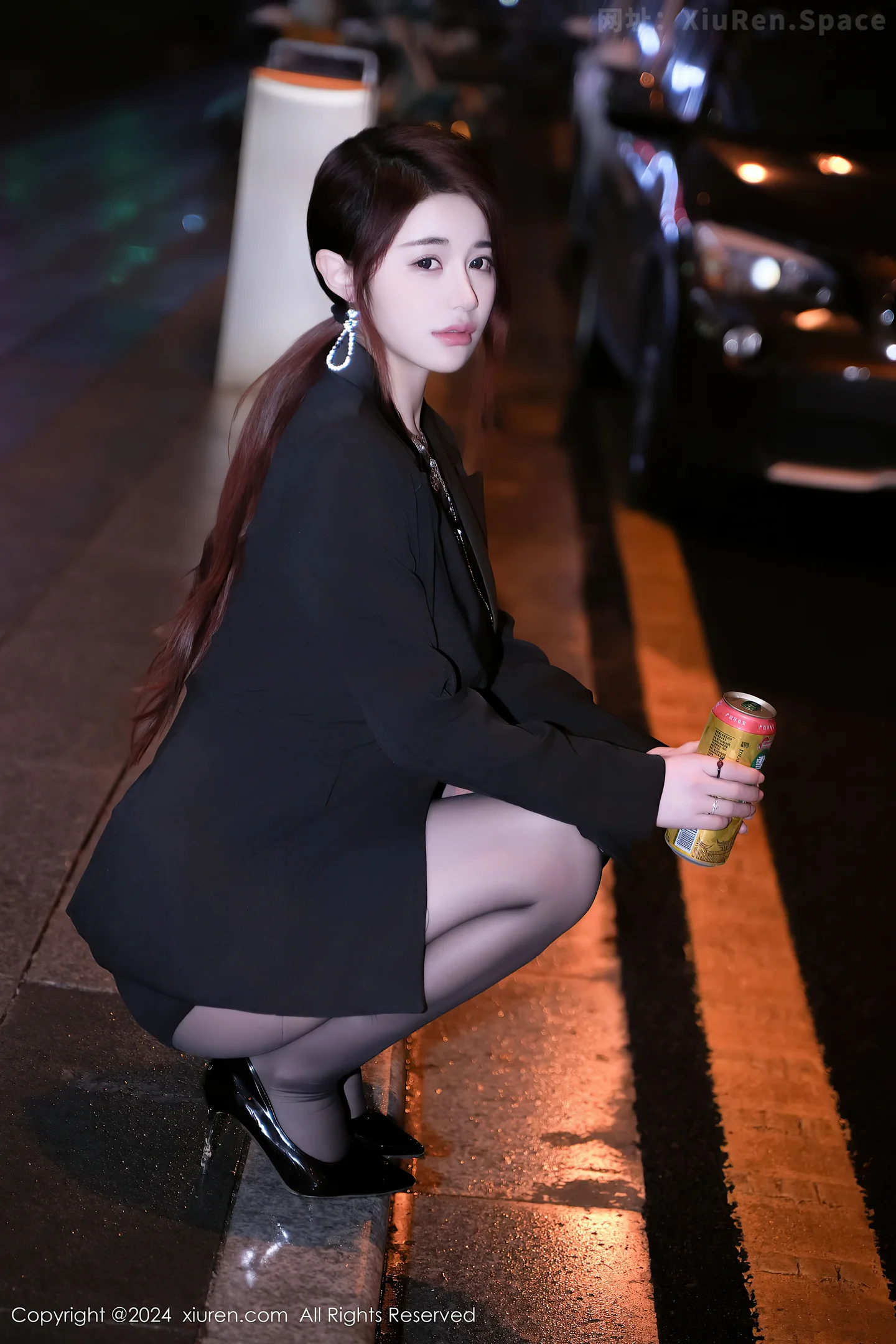 图片[6]-[XiuRen秀人网]VOL.8199 模特美七Mia性感黑色内衣服饰配超薄黑丝秀丰腴身材惹火诱惑写真69P-秀人网官方网站